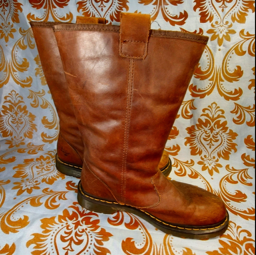 Dr. Marten Shearling "Jenny" boot W9.5